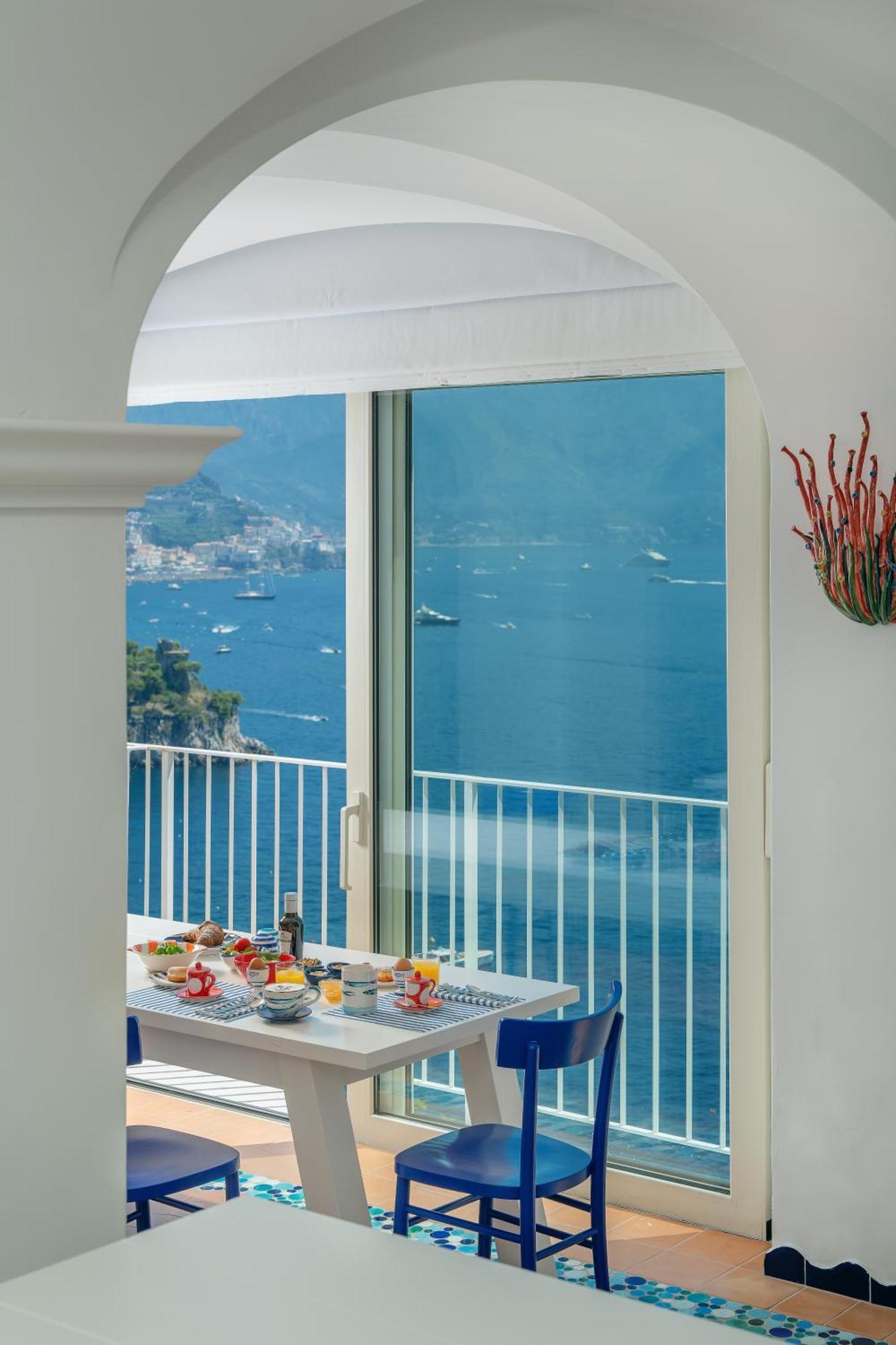 Hotel Le Terrazze (Adults Only) Конка деи Марини Екстериор снимка
