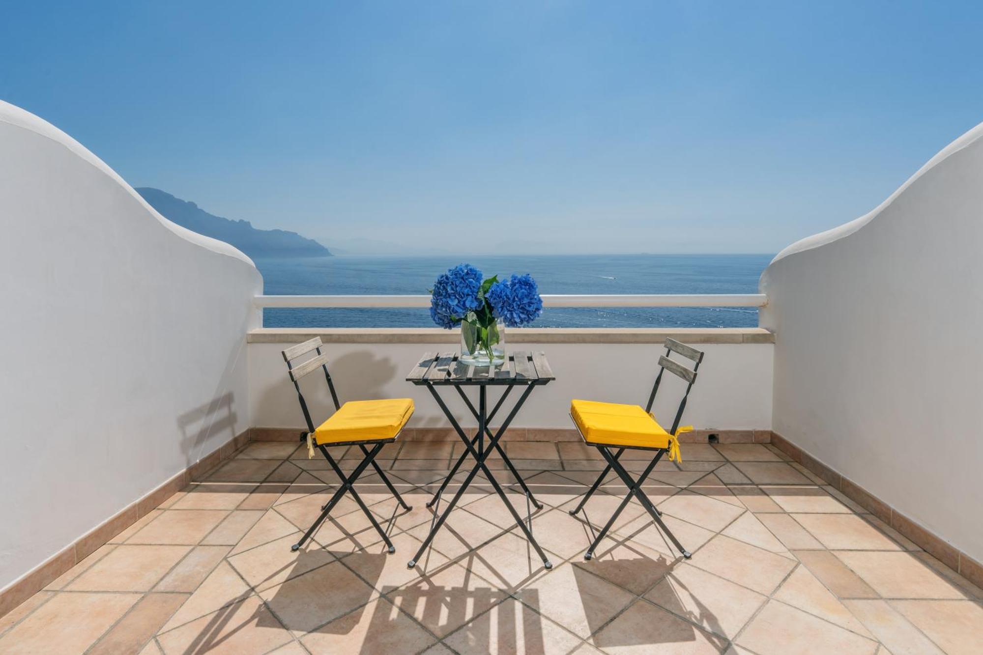 Hotel Le Terrazze (Adults Only) Конка деи Марини Екстериор снимка